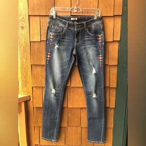 MUDD Junior Women's Size 9 Aztec Southwestern Tribal Embroidered Skinny Jeans